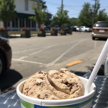 Charlie's Round the Corner - Peanut butter brownie and Tennessee whiskey toffee - Ice Cream & Frozen Yogurt Near Me - Saugatuck, Michigan Charlie's Round the Corner - Peanut butter brownie and Tennessee whiskey toffee - Ice Cream & Frozen Yogurt Near Me - Saugatuck, Michigan