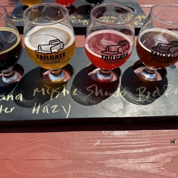 Tailgate Brewery - Hendersonville - Pizza Near Me - Hendersonville, Tennessee