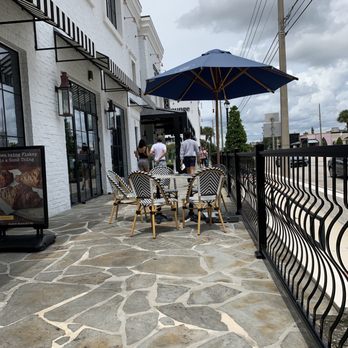 Paris Baguette - Outdoor seating - Bakeries Near Me - Winter Park, Florida