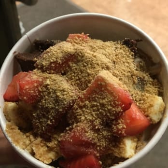 Yogurtland - NY Cheesecake/Cookie Yogurt mix w strawberries, brownie chunks and graham cracker crumbs. - Ice Cream & Frozen Yogurt Near Me - Bakersfield, California
