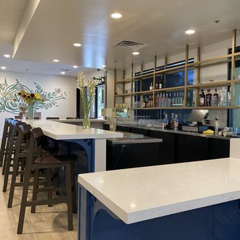 Maydoon - Full bar on deck with signature cocktails and rotating taps - Persian/Iranian Near Me - Sacramento, California