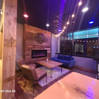 Tri-It Taproom - cute fireplace - Beer Bar Near Me - Avon, Connecticut