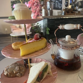 Mezza9 Cafe & Desserts - Tea set with Blueberry Rooibos tea - Coffee & Tea Near Me - Rochester, Minnesota