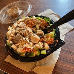 Lunchtime Global - Mixed Green Salad with Chicken! Delicious