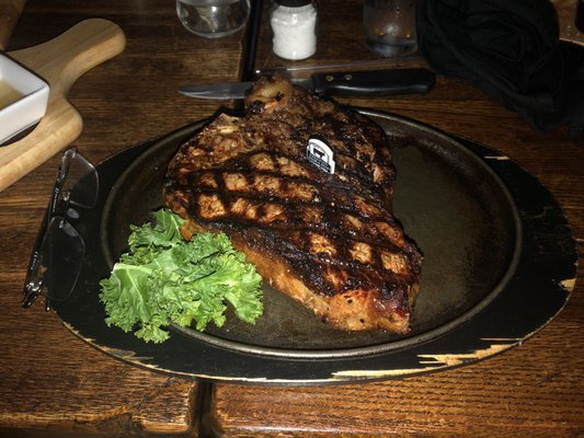 40 Steak and Seafood by null