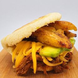 Mi Dulce Avila - Arepa Pelua Especial