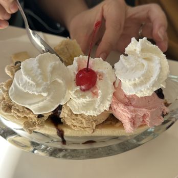 Vic's Ice Cream - Banana Split - Ice Cream & Frozen Yogurt Near Me - Sacramento, California Vic's Ice Cream - Banana Split - Ice Cream & Frozen Yogurt Near Me - Sacramento, California