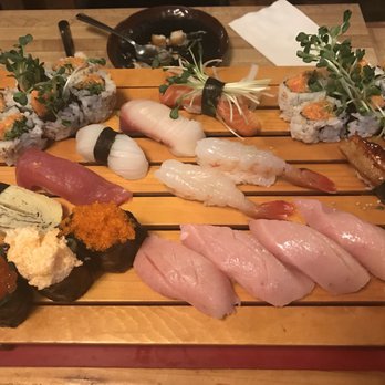 Akasaka - Nigiri sushi and spicy tuna roll - Japanese Near Me - Honolulu, Hawaii Akasaka - Nigiri sushi and spicy tuna roll - Japanese Near Me - Honolulu, Hawaii