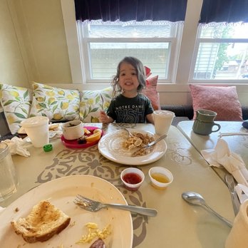 Bread Basket Cafe & Bakery - Bakeries Near Me - Danville, Indiana