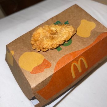 McDonald's - 10 Piece McNuggets picture doesn't show just how dry and old this shit was. - Burgers Near Me - Kissimmee, Florida