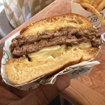 Eight Bar - Cheeseburger - American Near Me - Miami, Florida