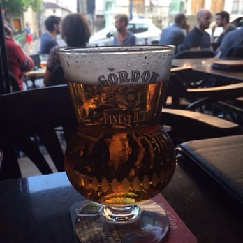 Le Ch'timi - La Gordon et son écrin,une taverne qui compte plus de 160 bières différentes ."Le ch'timi, 17 place St Epvre. 54000 Nancy". - Pubs Near Me - Nancy, 54