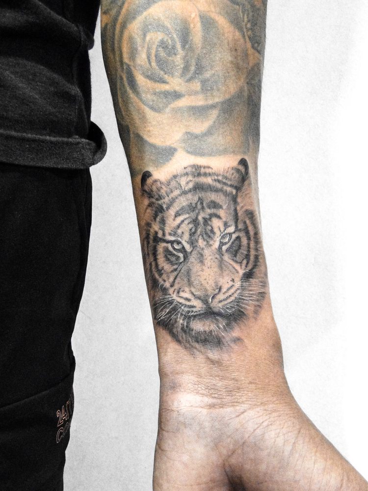 JULIA PADILHA - Updated March 2025 - Request an Appointment - 10 Photos ...