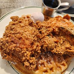 Chicken and Wafflez , yes please
