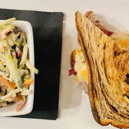 1/2 Rueben with slaw 1/2 Rueben with slaw