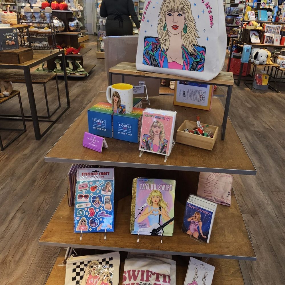 Hallmark Creations - Taylor Swift - Holiday Decorations Near Me - Cedar Park, Texas