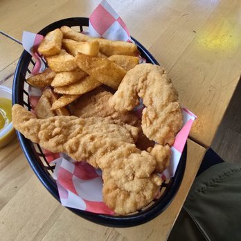 Fable & Flame - Chicken fingers and fries- great.  Crispy and just right - American Near Me - Madison, New Jersey