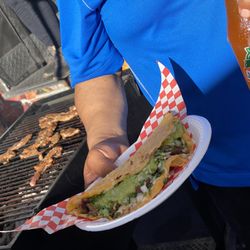 La Mamalona  Taqueria y  Birrieria