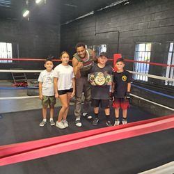 Basurtos Boxing - Kids with the champ