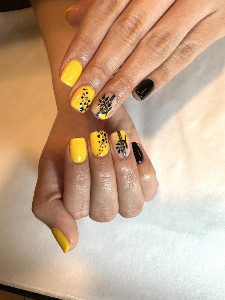 Diamond Nails and Spa