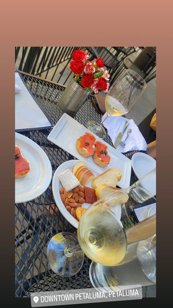 La Dolce Vita Wine Lounge