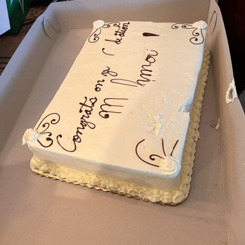 La Baguette Bakery - Cake was not properly secured in this too wide of a box - Bakeries Near Me - Tucson, Arizona La Baguette Bakery - Cake was not properly secured in this too wide of a box - Bakeries Near Me - Tucson, Arizona