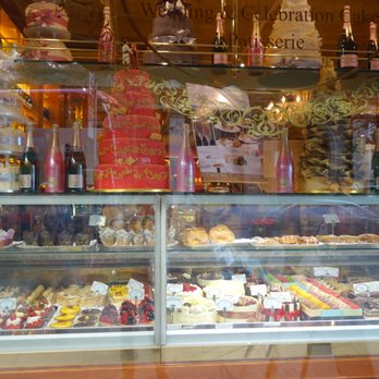 Caffe Concerto - Display of tarts and cakes - Italian Near Me - London, XGL Caffe Concerto - Display of tarts and cakes - Italian Near Me - London, XGL