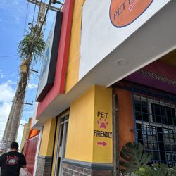 Mariscos Popotla Jr. - Pet friendly!! Yay!!