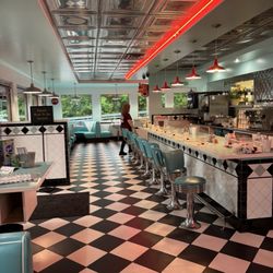 Bing's Diner - Interior