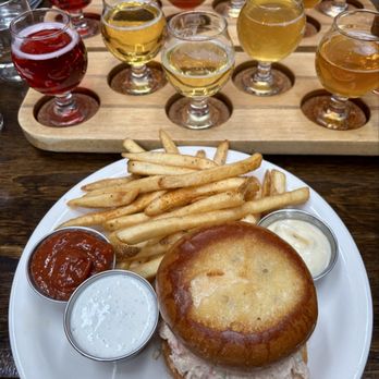 Brasserie Saint James - Comfort Food Near Me - Reno, Nevada