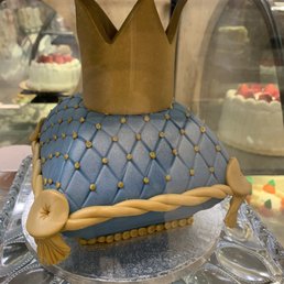 a cake with a crown on top