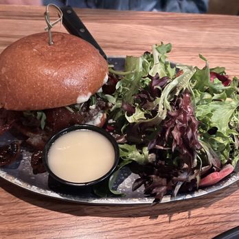 The State - Blackberry Burger (daily special) - Whiskey Bars Near Me - Monrovia, California