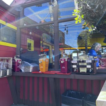 Barbara's Fishtrap - Self serve condiments - Seafood Near Me - Half Moon Bay, California