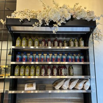 Dän Bakery - Bakeries Near Me - New York, New York