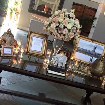 Floramor Studios - Our entry table arrangement - Floral Designers Near Me - San Francisco, California