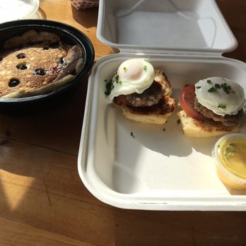 The Butler House - Blueberry pancakes and eggs Benedict's - Bed & Breakfast Near Me - Stowe, Vermont The Butler House - Blueberry pancakes and eggs Benedict's - Bed & Breakfast Near Me - Stowe, Vermont