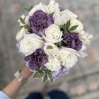 Patti Ann's Flowers - Current Trend: Hand-Tied Bouquets for Prom - Florists Near Me - Frisco, Texas Patti Ann's Flowers - Current Trend: Hand-Tied Bouquets for Prom - Florists Near Me - Frisco, Texas