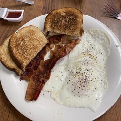 Lumpy's Cafe - Another doozie breakfast