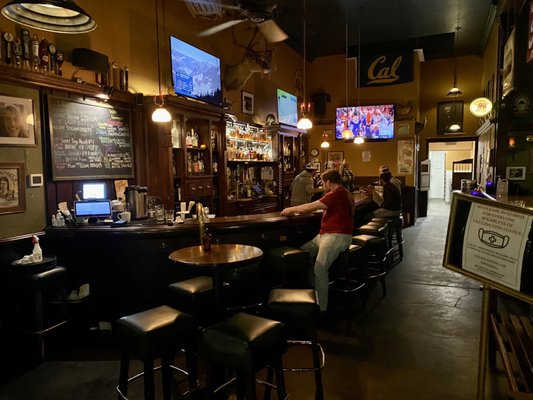 Ben 'N Nick's Bar & Grill by null