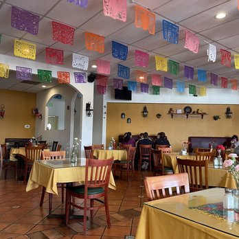 Maria's Restaurant - Bright, clean and cute - Mexican Near Me - Simi Valley, California
