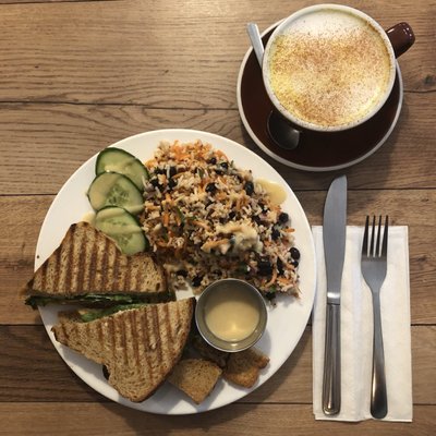 Café Tuyo by null