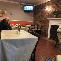 East Brook Cafe - Tv and fireplace