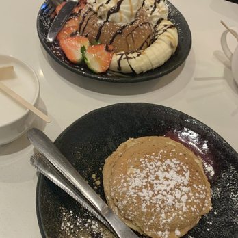 PappaRoti - First time trying the ice cream bun. Thought it was going to be extremely sweet but the Oreo one was surprisingly really enjoyable! - Juice Bars & Smoothies Near Me - Coquitlam, British Columbia