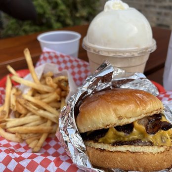 Small Cheval- Old Town - Burgers Near Me - Chicago, Illinois Small Cheval- Old Town - Burgers Near Me - Chicago, Illinois