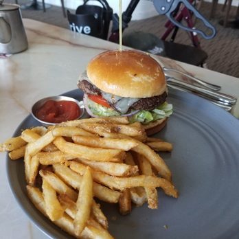 The Promenade Cafe - The Queen burger - Cafes Near Me - Long Beach, California The Promenade Cafe - The Queen burger - Cafes Near Me - Long Beach, California