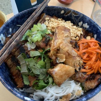 CoM Vietnamese - Lemongrass pork vermicelli bowl - Vietnamese Near Me - Richmond, British Columbia CoM Vietnamese - Lemongrass pork vermicelli bowl - Vietnamese Near Me - Richmond, British Columbia