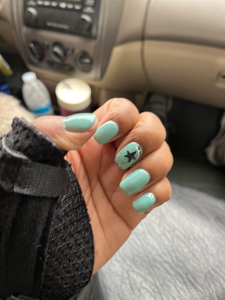Rendez-Vous Nails Logo