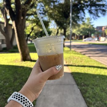 Buzz & Bustle - Iced Latte - Coffee & Tea Near Me - Dallas, Texas Buzz & Bustle - Iced Latte - Coffee & Tea Near Me - Dallas, Texas
