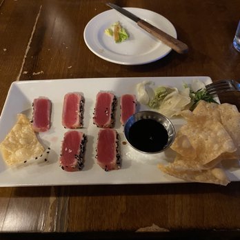 Cedar House Pub - Seared Ahi Tuna (had already eaten a piece!) appetizer - Pubs Near Me - Tahoe City, California