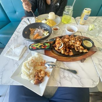 Mares Real Peruvian Cuisine - Peruvian Near Me - Orlando, Florida
